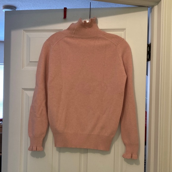 Gorgeous pink wool sweater size XS/Small
Like new from France - Picture 5 of 6